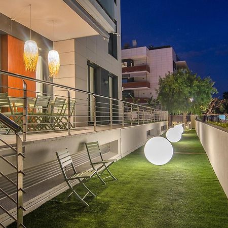 Sitges Spaces Garden Paradise 3 Bedroom, 3 Bathroom, Huge Private Garden-Terrace, Pool- Sleeps Up To 8 מראה חיצוני תמונה