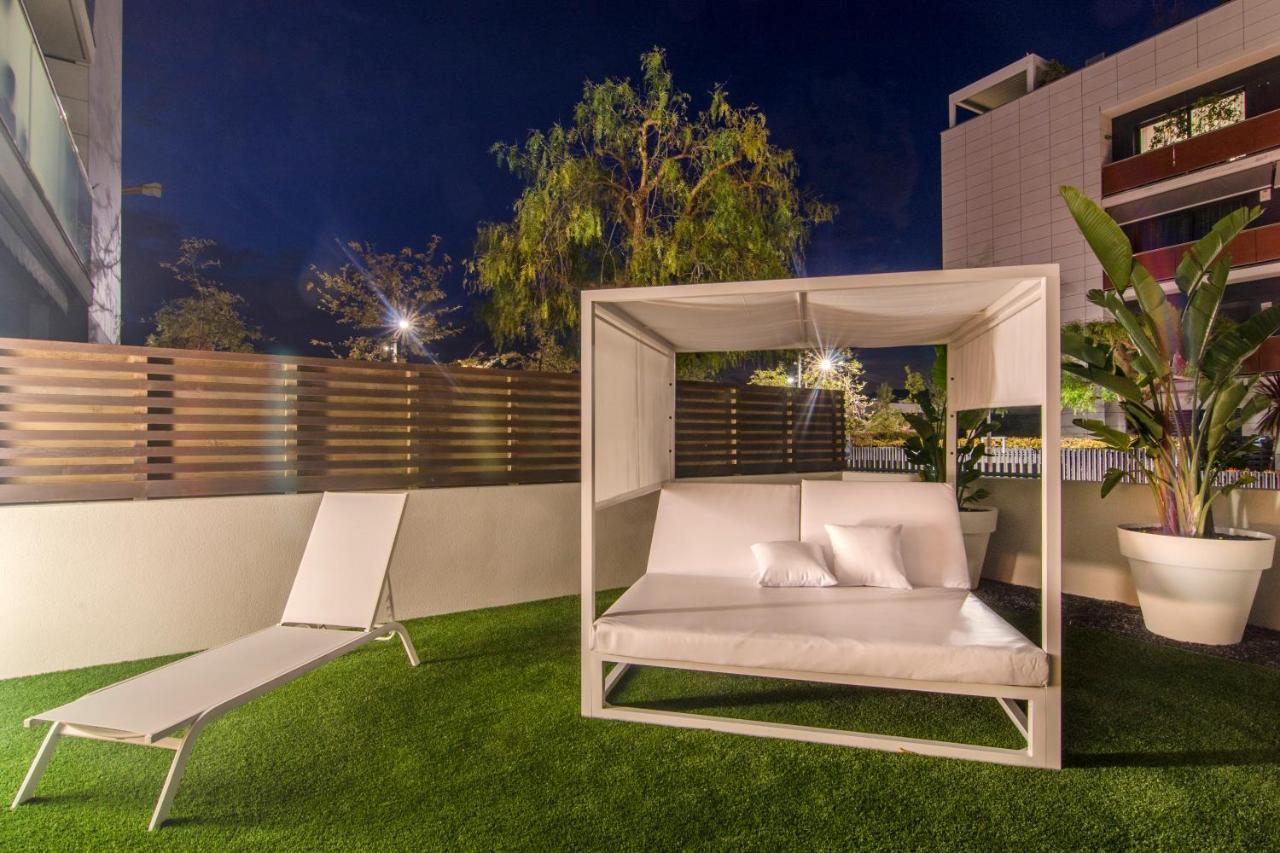 Sitges Spaces Garden Paradise 3 Bedroom, 3 Bathroom, Huge Private Garden-Terrace, Pool- Sleeps Up To 8 מראה חיצוני תמונה