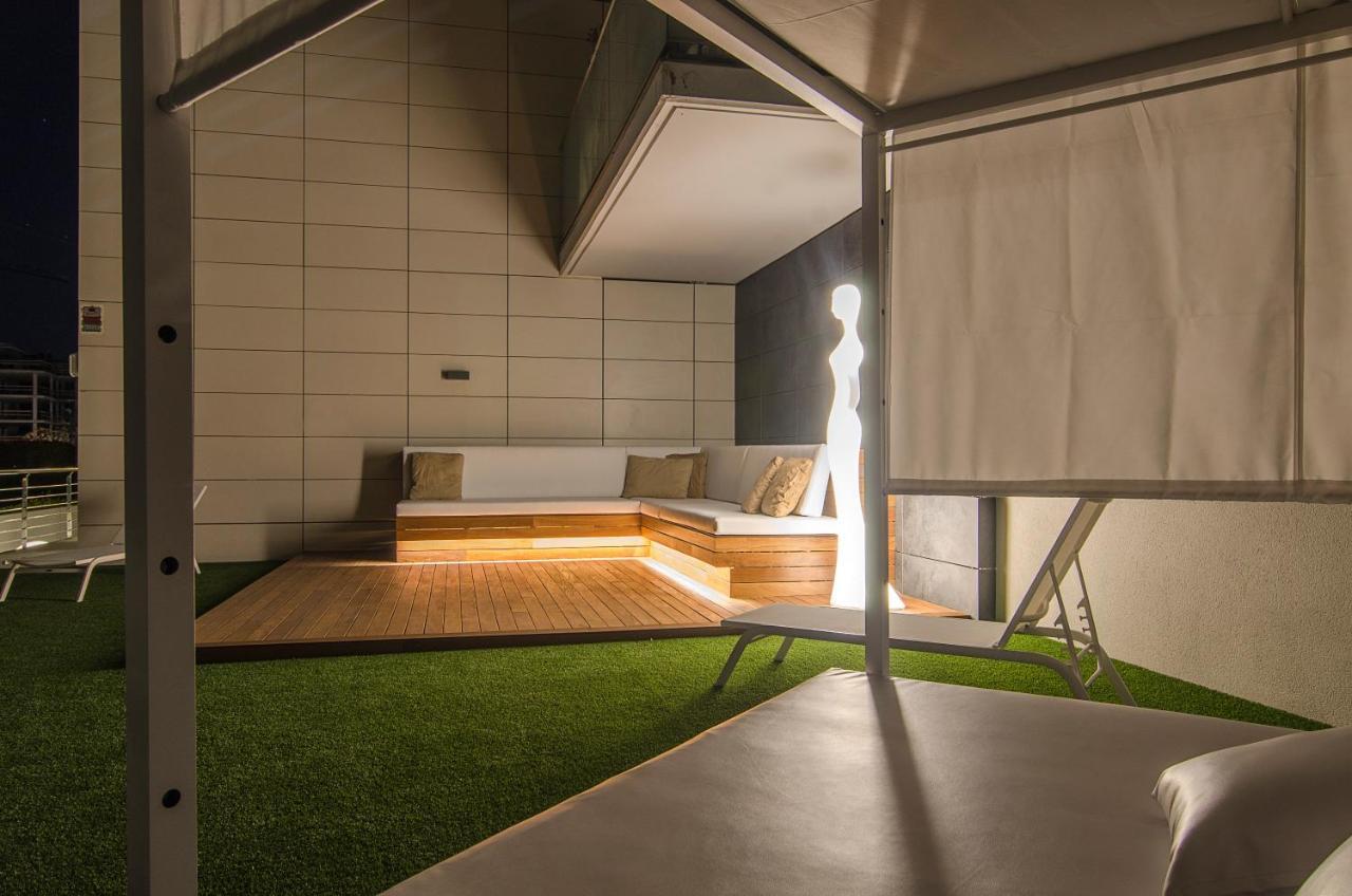 Sitges Spaces Garden Paradise 3 Bedroom, 3 Bathroom, Huge Private Garden-Terrace, Pool- Sleeps Up To 8 מראה חיצוני תמונה